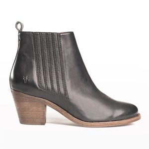 NWT Frye Alton Leather Chelsea Black Ankle Winter Booties Size 5.5
